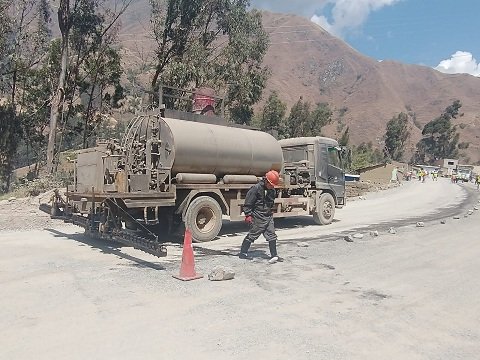 CR20 suspendió obras en carretera Huánuco – Chavinillo – La Unión