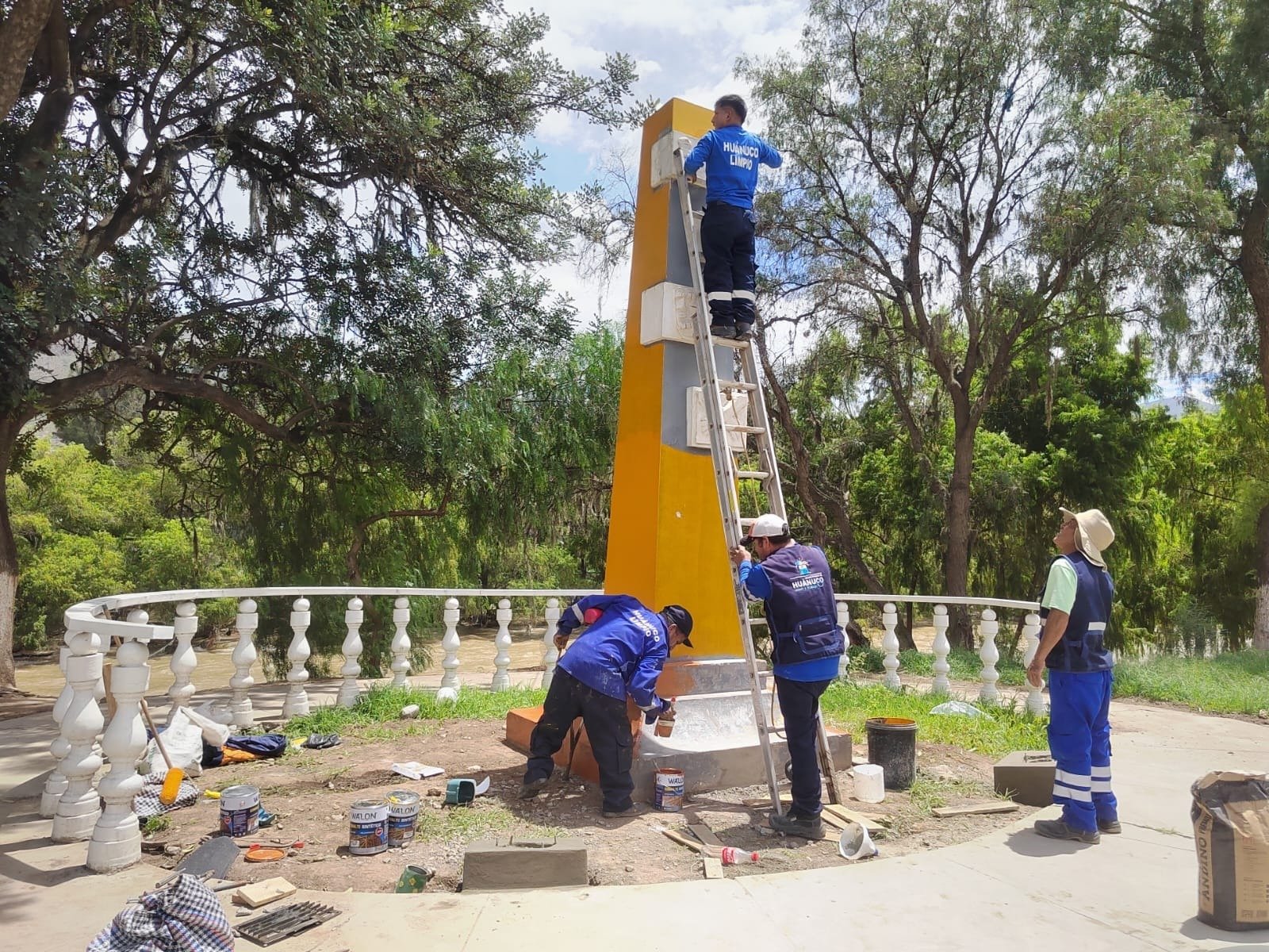 Rehabilita obelisco en homenaje al arqueólogo japones Seichi Izumi