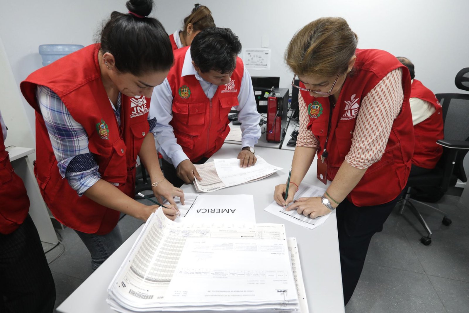 Movimientos regionales de Huánuco necesitan 20,022 firmas para inscribirse