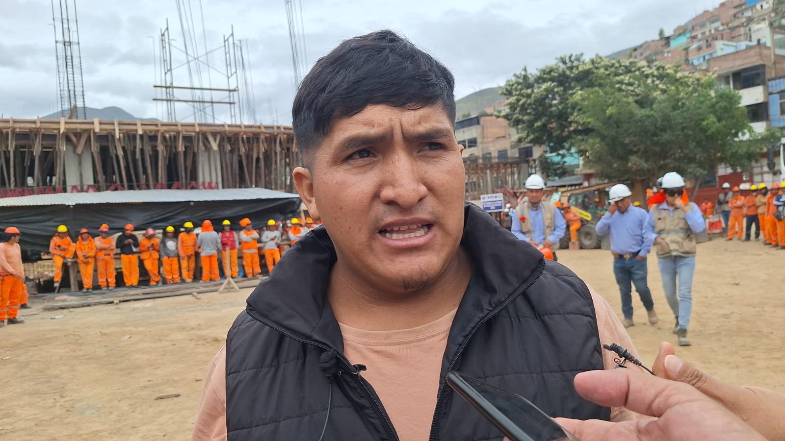 200 operadores de volquetes y maquinarias esperan oportunidades laborales en Huánuco