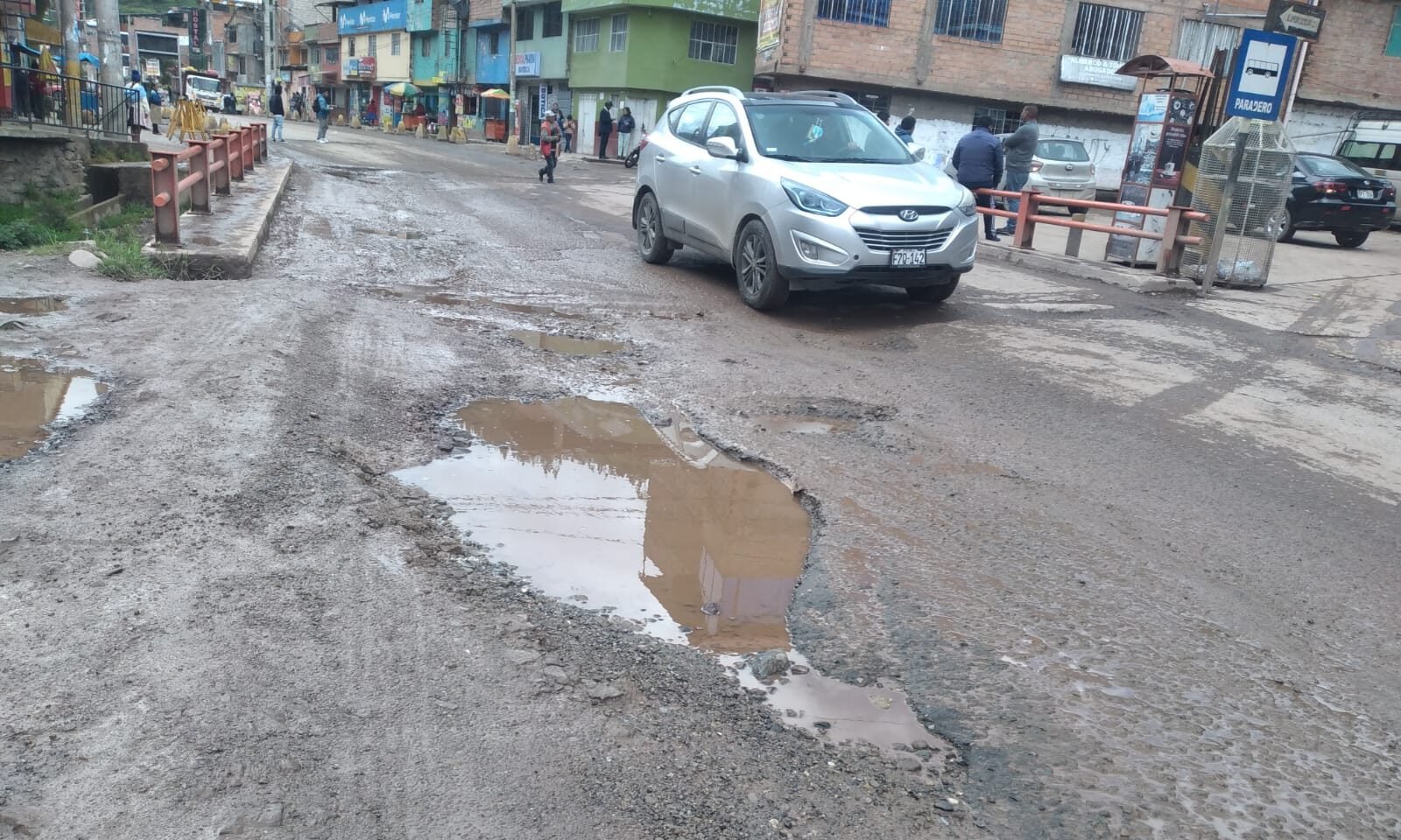 Transportistas reclaman por descuido en varios tramos de la Carretera Central