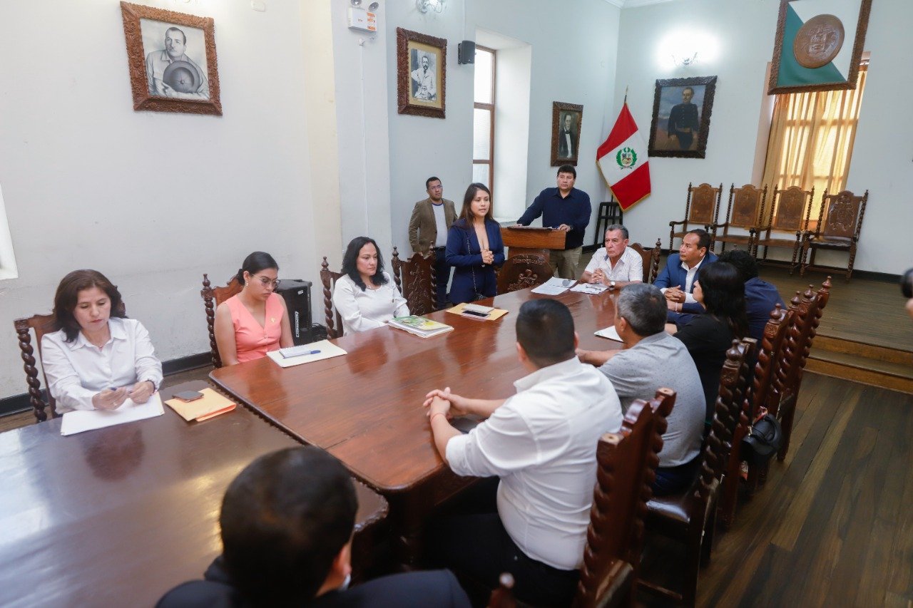 Vecina pide vacar a regidores de la municipalidad de Huánuco por no renovarle alquiler de inmueble