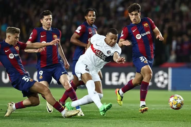 Paris Saint Germain goleó a Barcelona y clasificó a semifinal de la Champions League