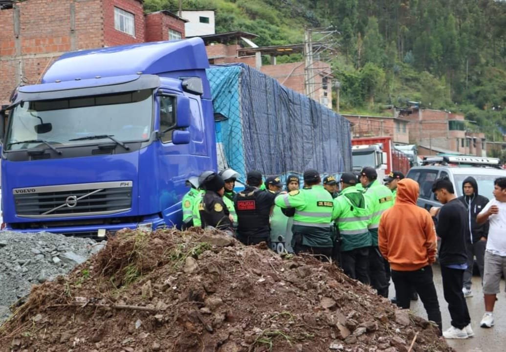 Amenazan con paro indefinido en Huariaca si no mejoran carretera Central