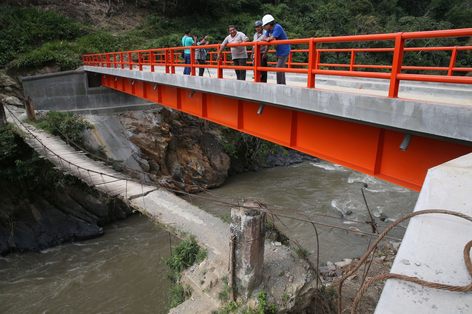 Instalación de puentes en carretera a Monzón está en su fase final