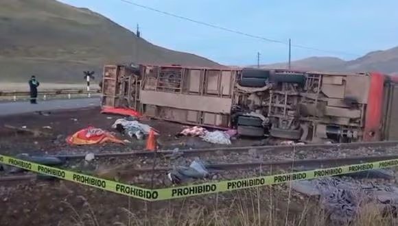 Tragedia en Puno: despiste y volcadura de bus deja 11 muertos