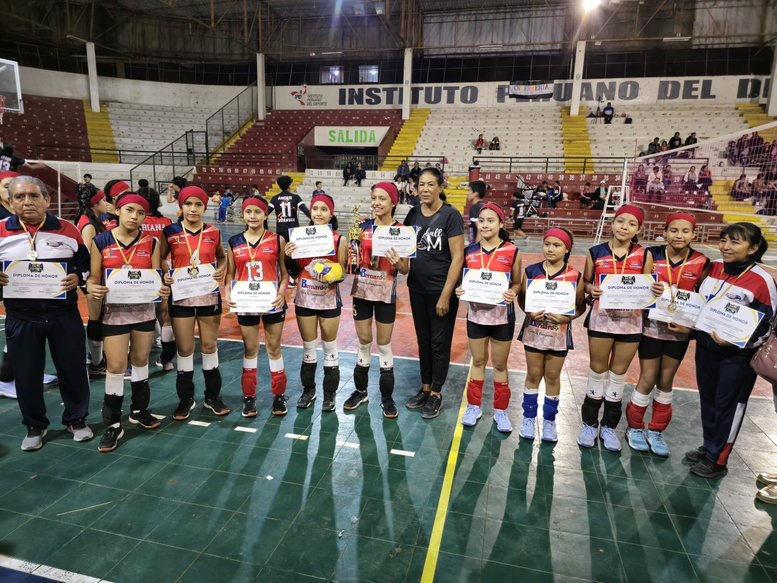 Rosa Garcia engalanó torneo de voley en Huánuco