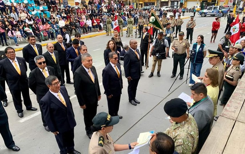 Reconocen y condecoran a policías veteranos de la pacificación nacional