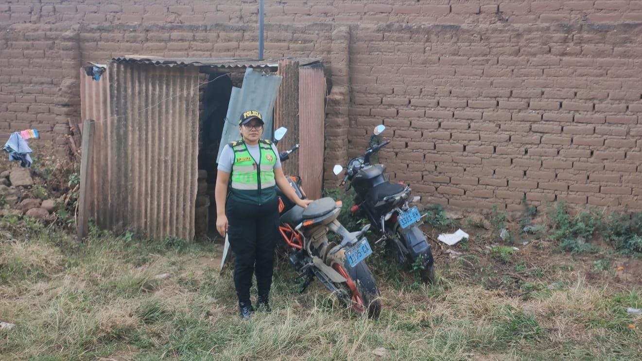 Recuperan dos motos robadas de una caleta en Cayhuayna Alta y detienen a una persona