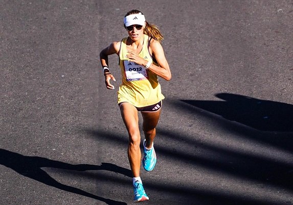 La atleta huanuqueña Thalia Valdivia sigue sumando mientras se alista para París 2024