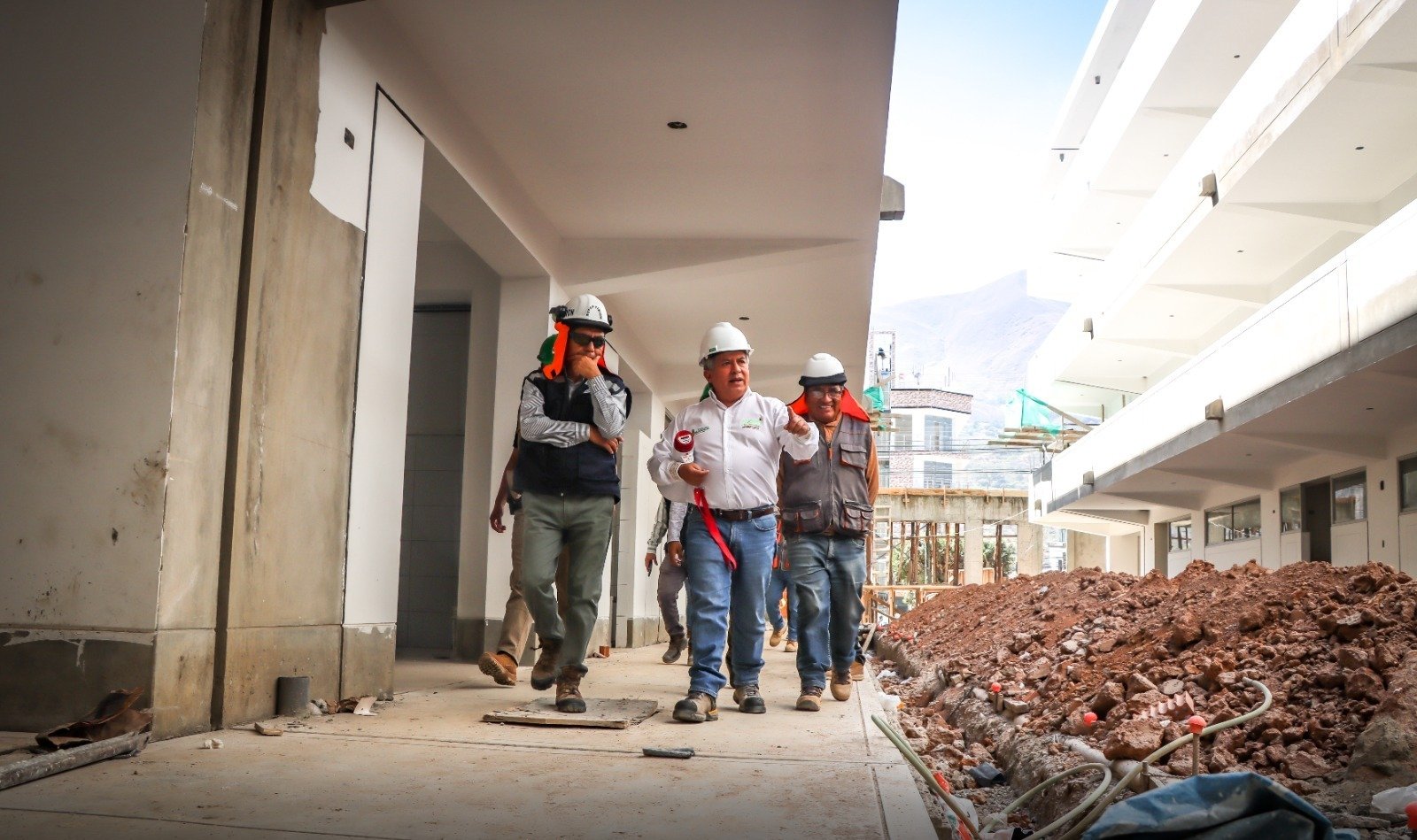 Construcción del colegio Juan Velasco Alvarado estará listo para primer semestre del 2025