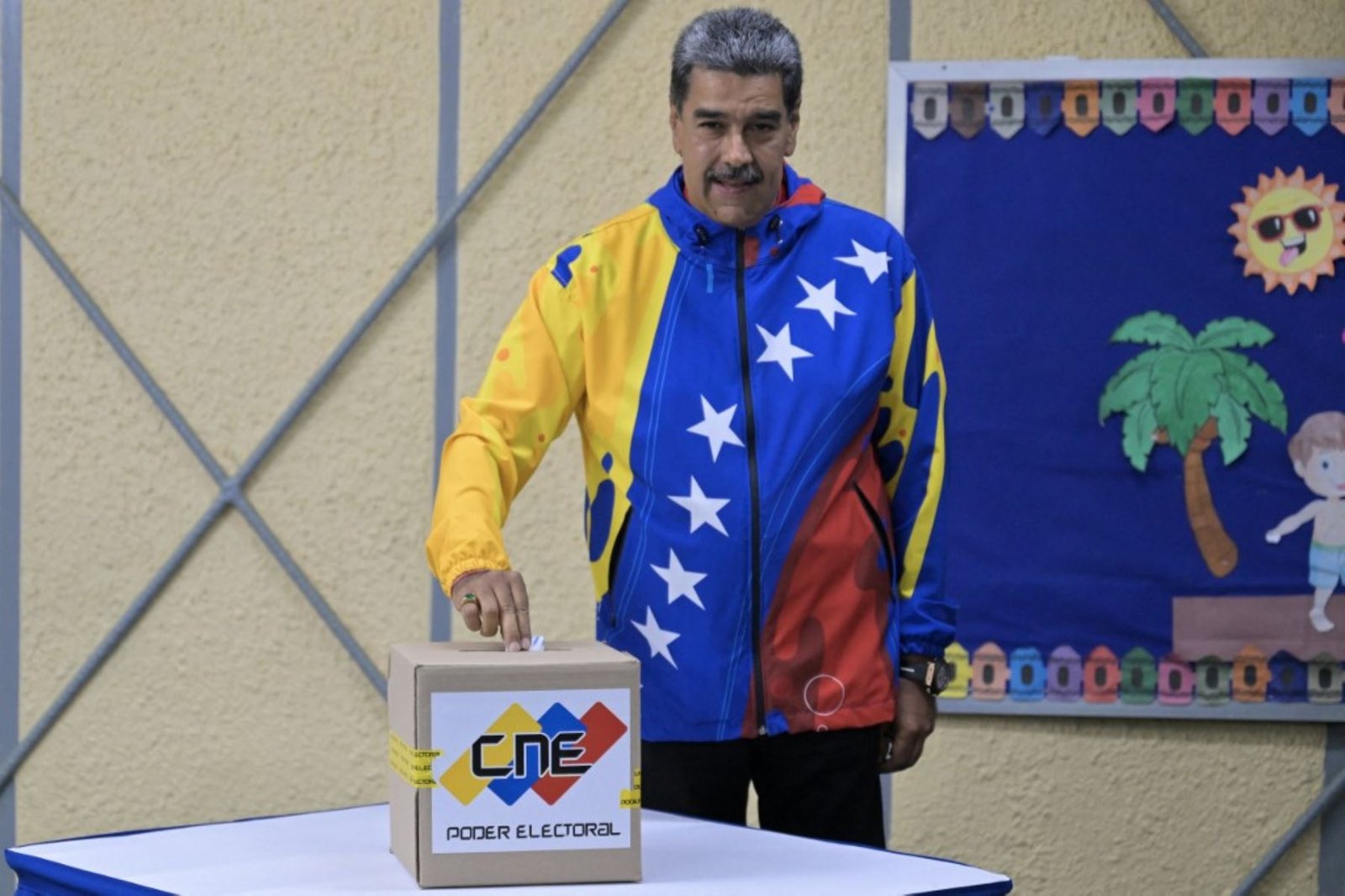 CNE anuncia que Maduro gana las elecciones en Venezuela con 51.20% al 80% escrutado