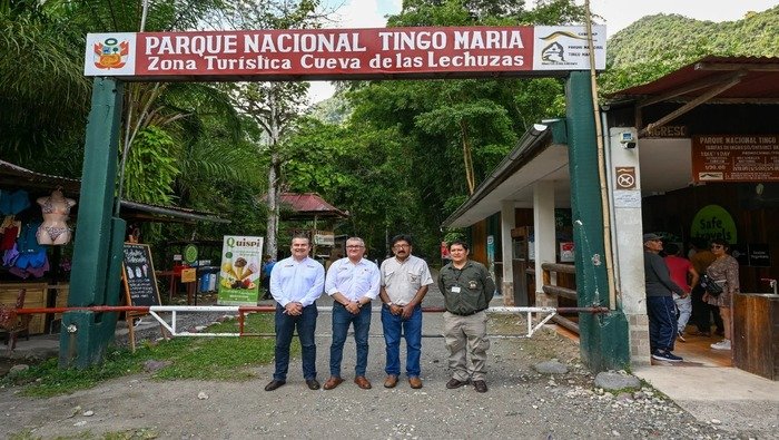 Ministro del Ambiente destaca potencial turístico de Tingo María
