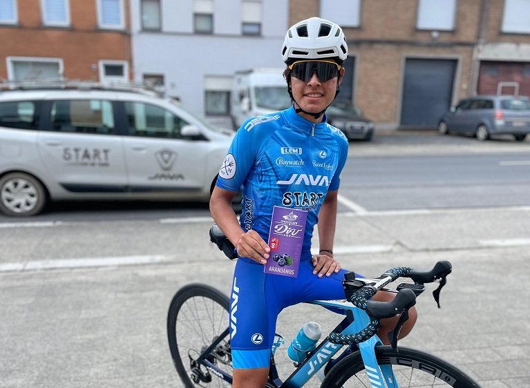 Ciclista tingalés entrena en Bélgica para competencia internacional en Zúrich (Suiza)