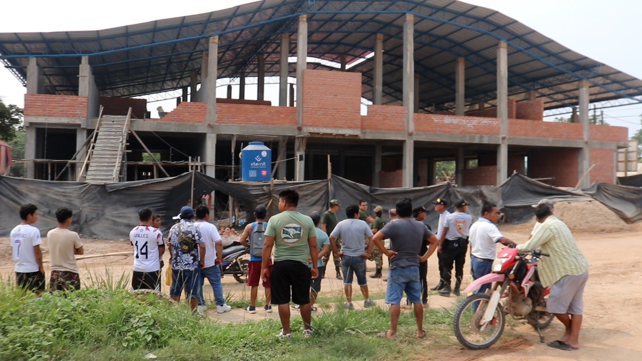 Paralizan construcción del mercado de Puerto Inca por falta de pago a trabajadores