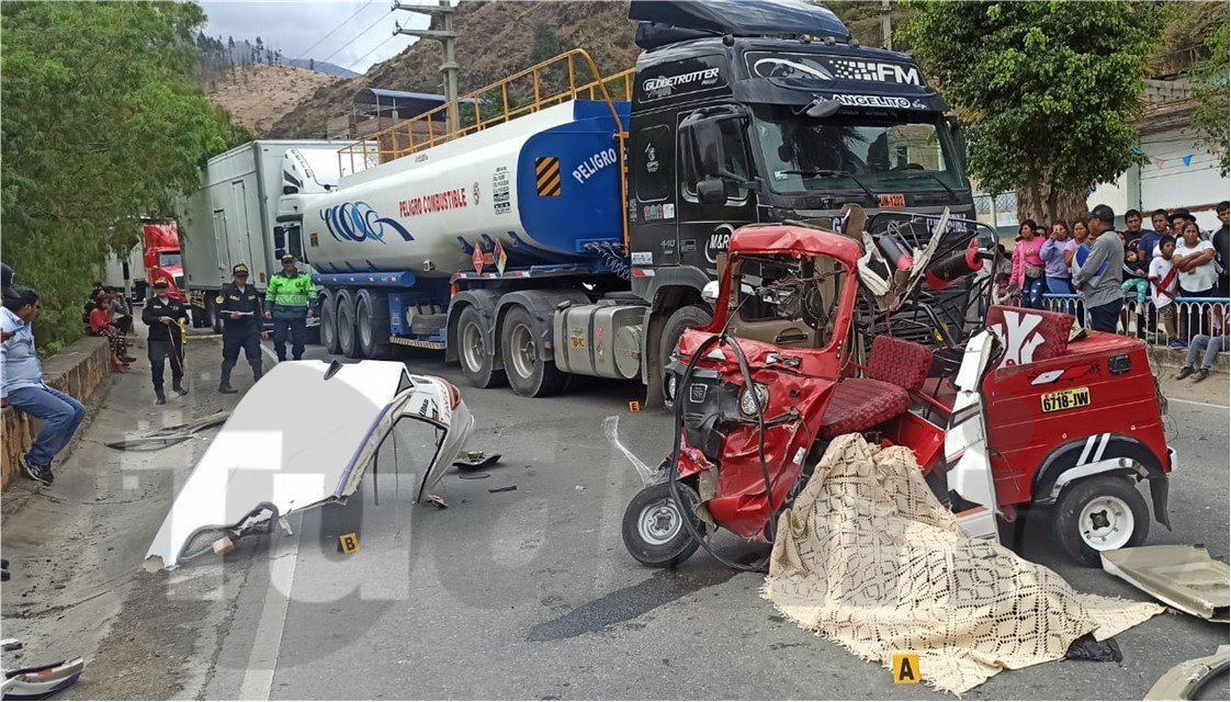 Mototaxista perdió la vida tras colisionar su vehículo contra un camión cisterna