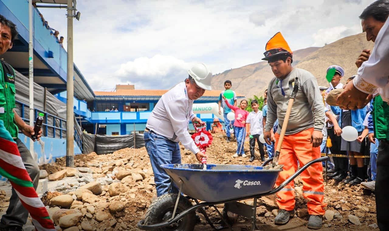 Gorehco invertirá 543 mil soles en techado de patio del colegio Julio Benavides, en Ambo