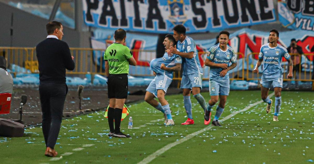 Universitario cayó ante Sporting Cristal y puso en riesgo su liderato en el Clausura