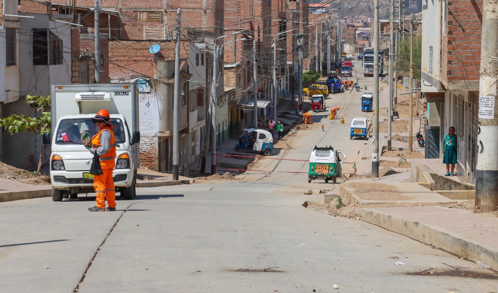 Pistas y veradas de la Av. Perú en San Luis – Amarilis con 90% de avance