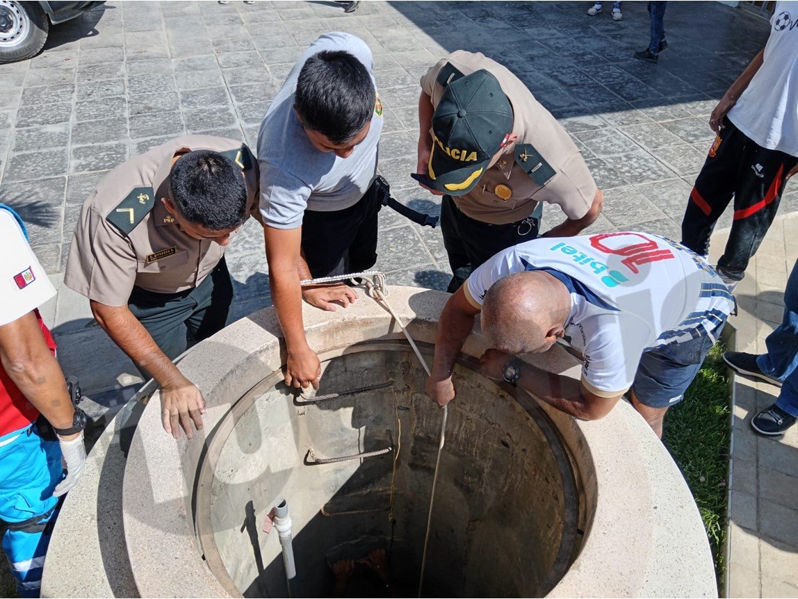 Menor que cayó accidentalmente a un pozo de unos 20 metros fue rescatado sano y salvo