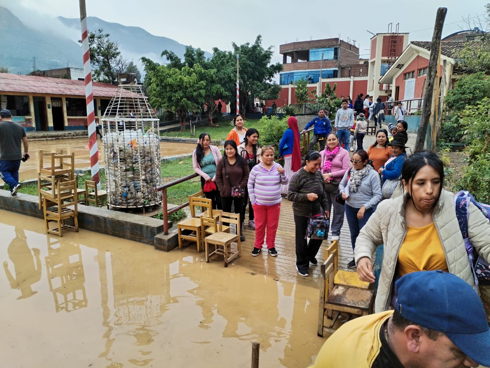 Torrencial lluvia de lunes afectó once instituciones educativas en tres distritos