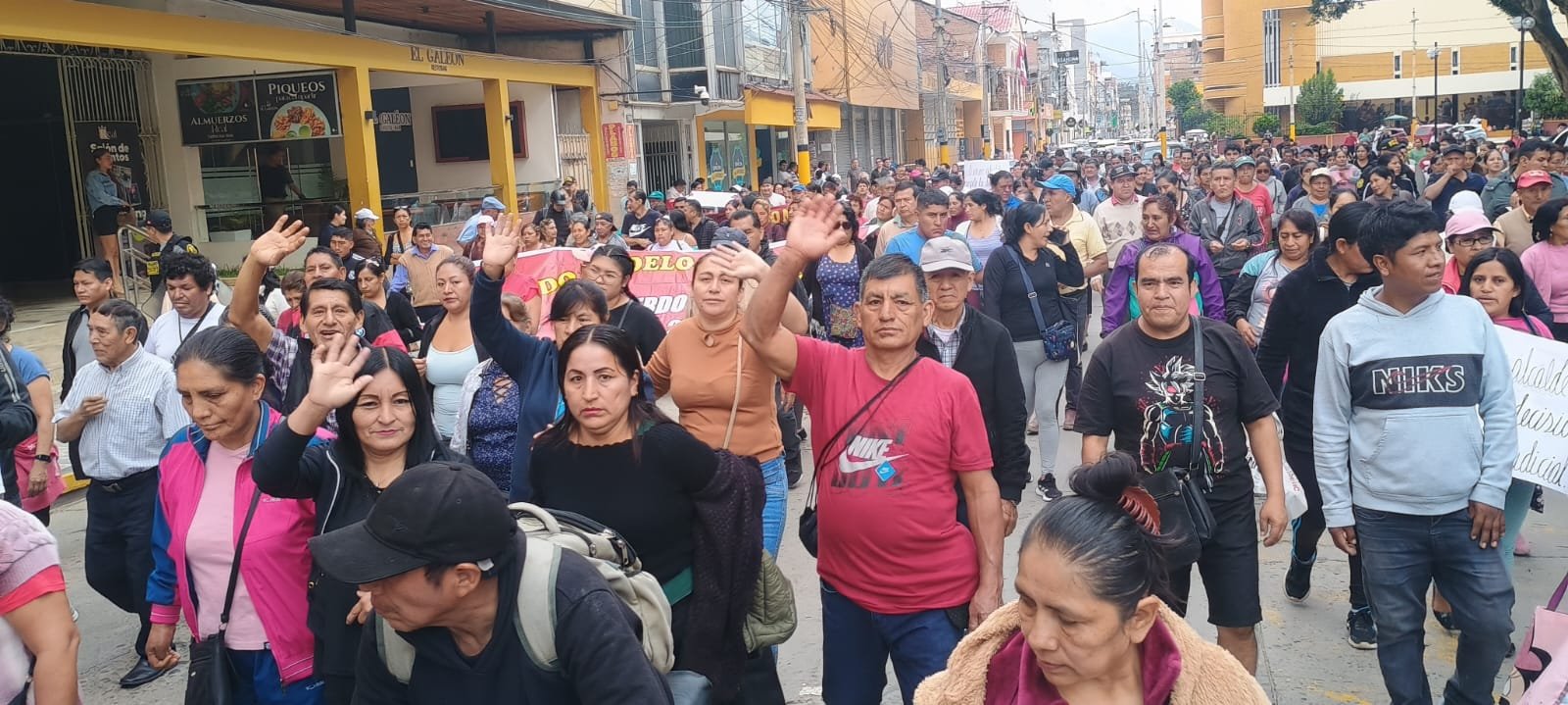 Comerciantes celebran fallo judicial sobre privatización del Mercado Modelo