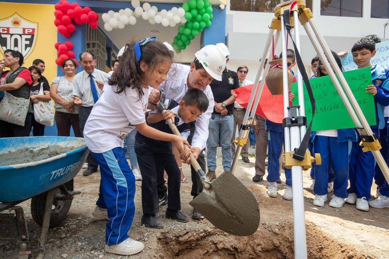 Inician construcción de pistas y veredas en dos sectores de Amarilis