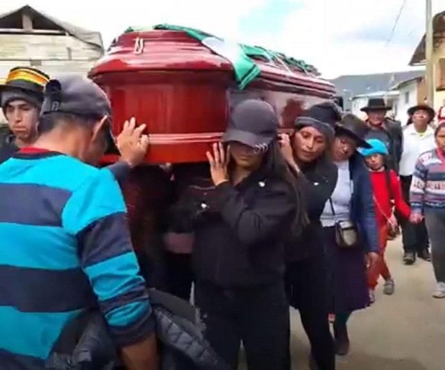 Familiares y amigos sepultaron restos de poblador que cayó al río Linda en Cauri