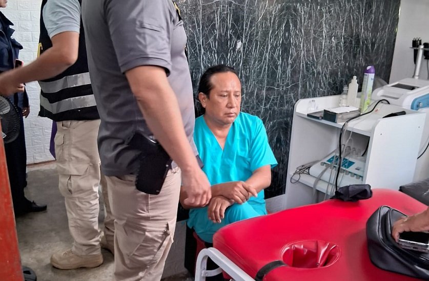 Falso médico y sus cómplices fueron sentenciados a penas suspendidas