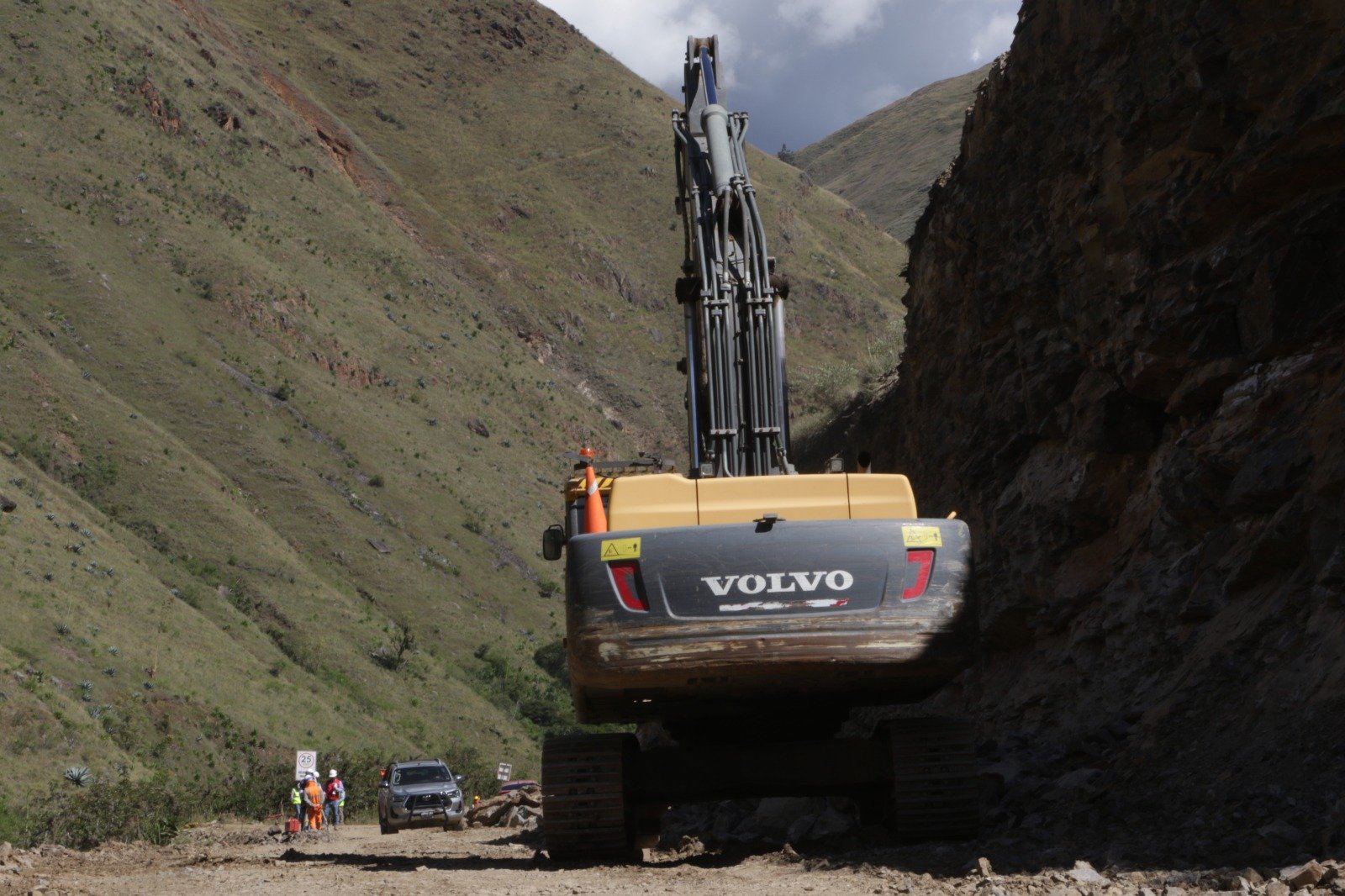 Pavimentación de la carretera Higueras a San José de Cozo tiene un 25 % de avance