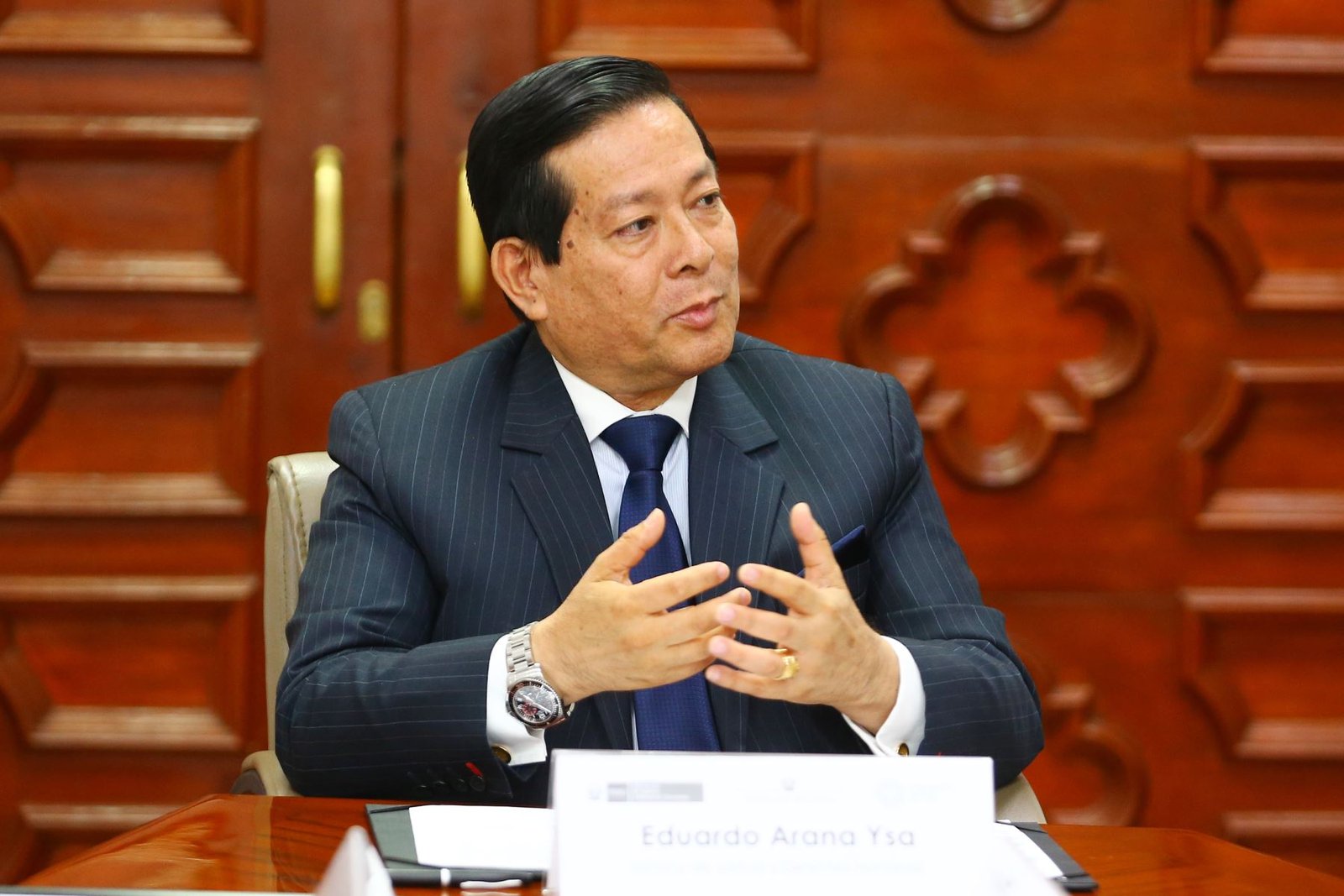 Primer ministro Eduardo Arana busca consensos entre poderes del Estado