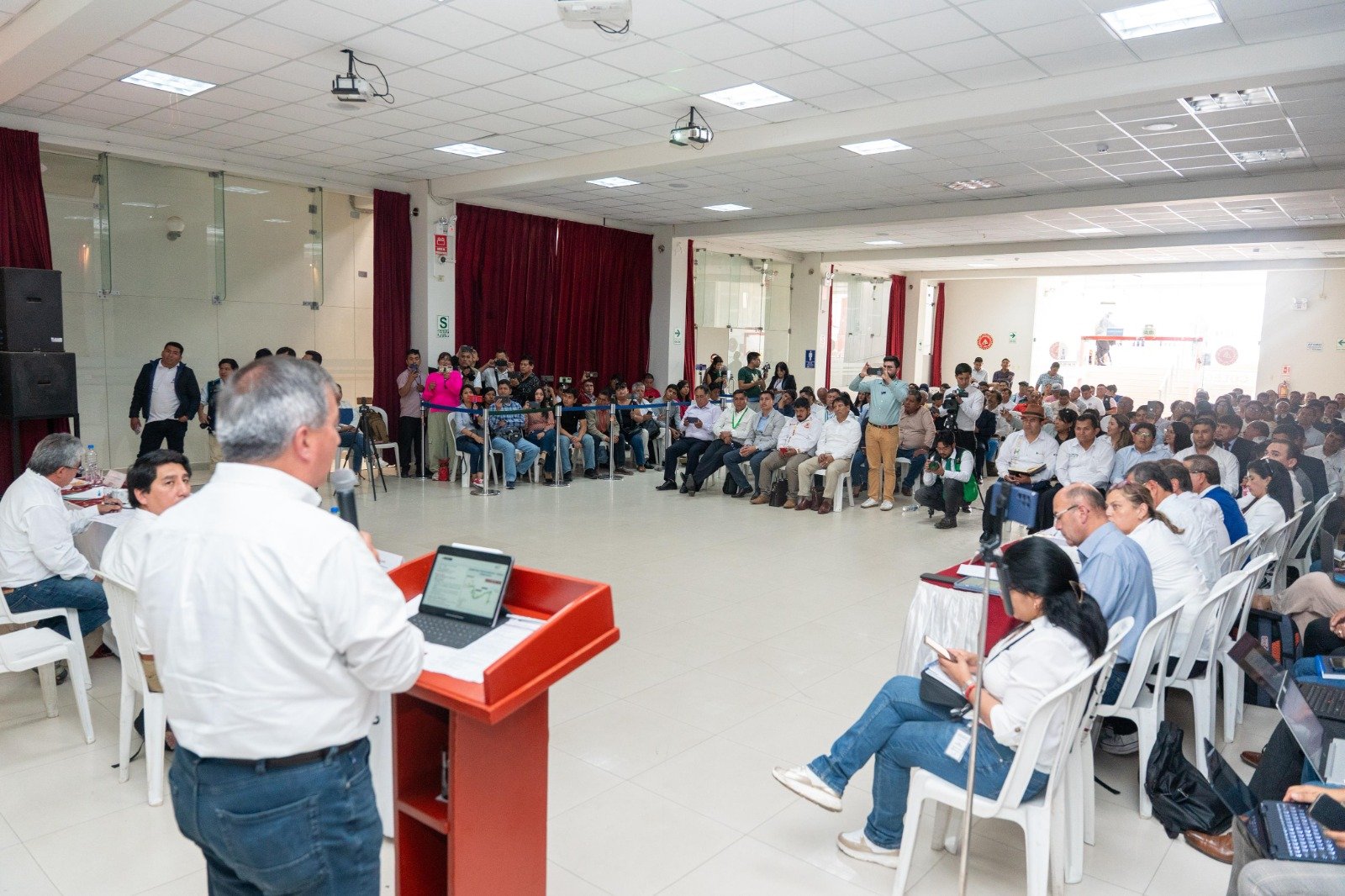 Viceministro de Transportes hizo precisiones técnicas sobre proyectos viales en Huánuco