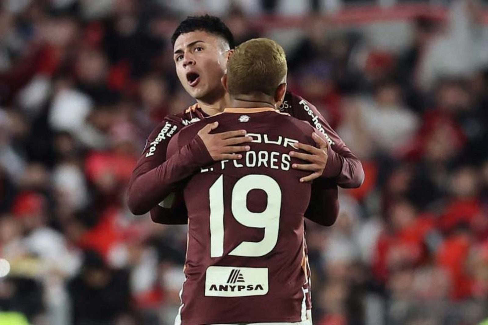 ¡Histórico! Universitario igualó con River Plate y clasificó a los octavos de la Libertadores