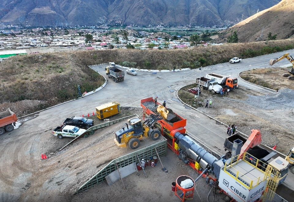 Por fin, ponen en funcionamiento planta de producción de asfalto