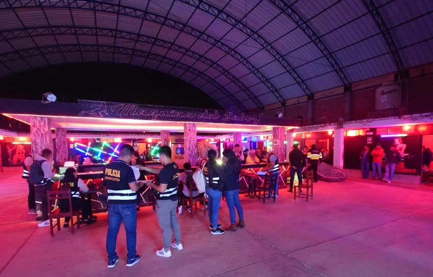 Policía y fiscalía allanan local ‘La Máquina del Sabor’ en Colpa Baja