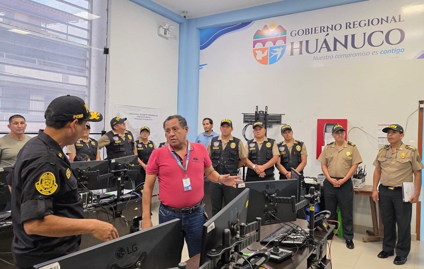 Instalan servicio policial en la central de monitoreo de cámaras de la municipalidad de Huánuco