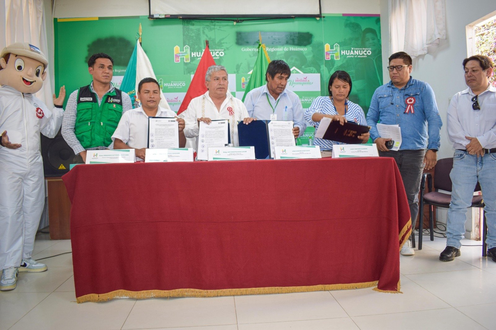 Repararán sistemas de agua en Agua Blanca y Gossen en Monzón y Pucayacu
