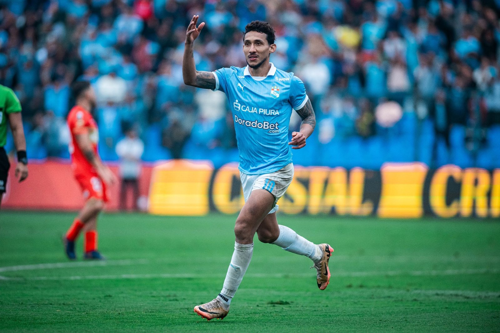 Sporting Cristal arrasa por 5-0 a Sport Huancayo y se consolida como líder del Clausura