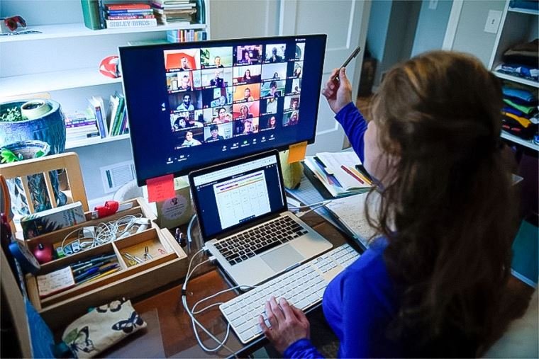 Educación superior en transformación: retos y oportunidades de las clases virtuales e híbridas