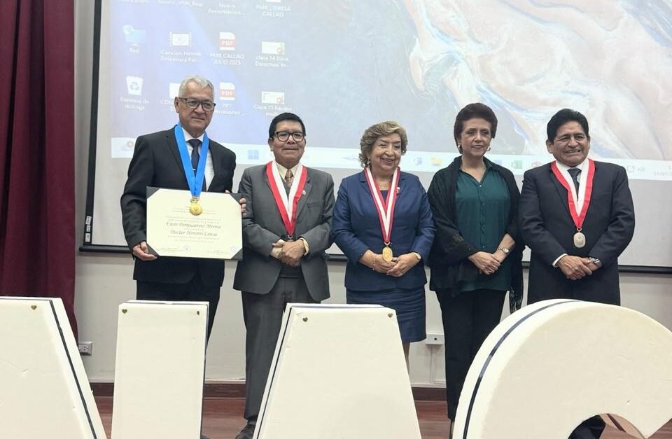 Universidad Nacional del Callao otorga grado de Doctor Honoris Causa a Ewer Portocarrero