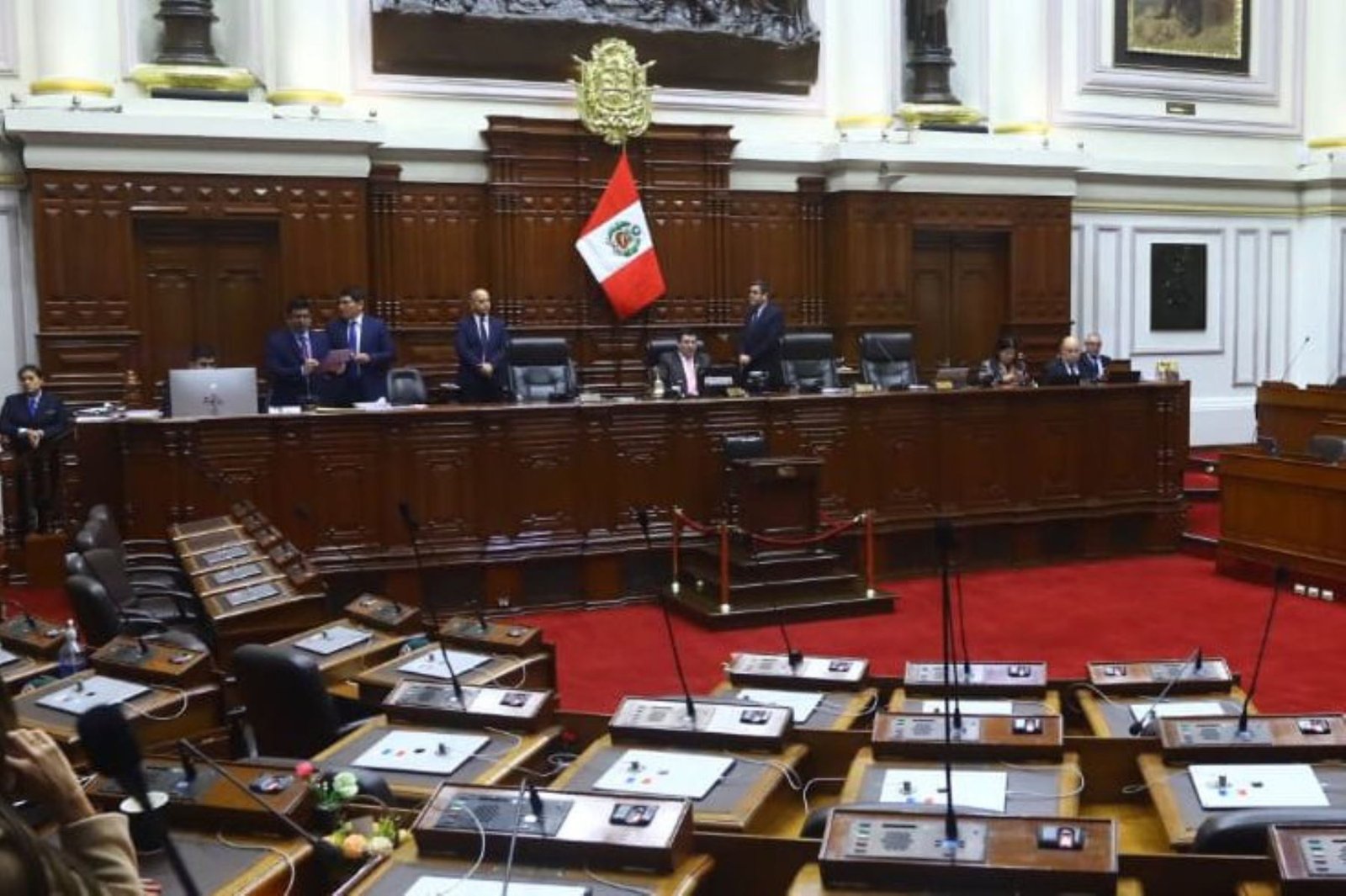Polémica por ley de amnistía en Perú a favor de policías y militares