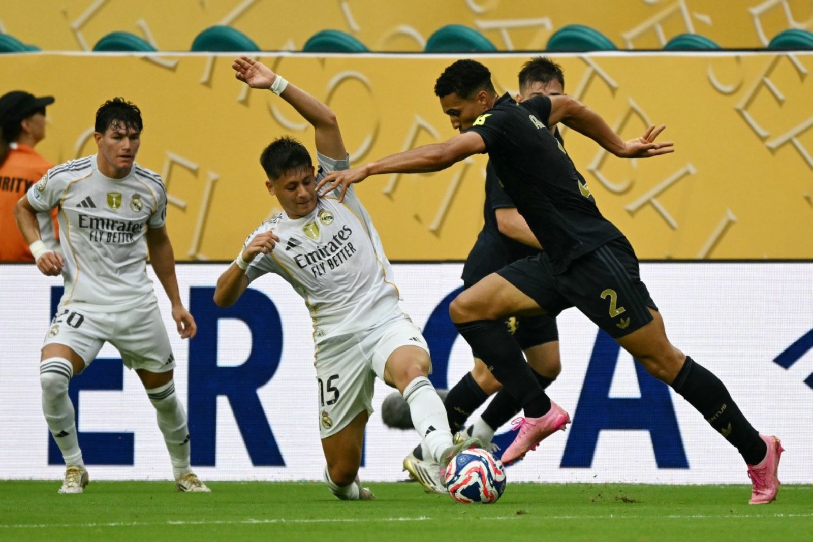 Real Madrid se verá con Borussia en los cuartos del Mundial de Clubes