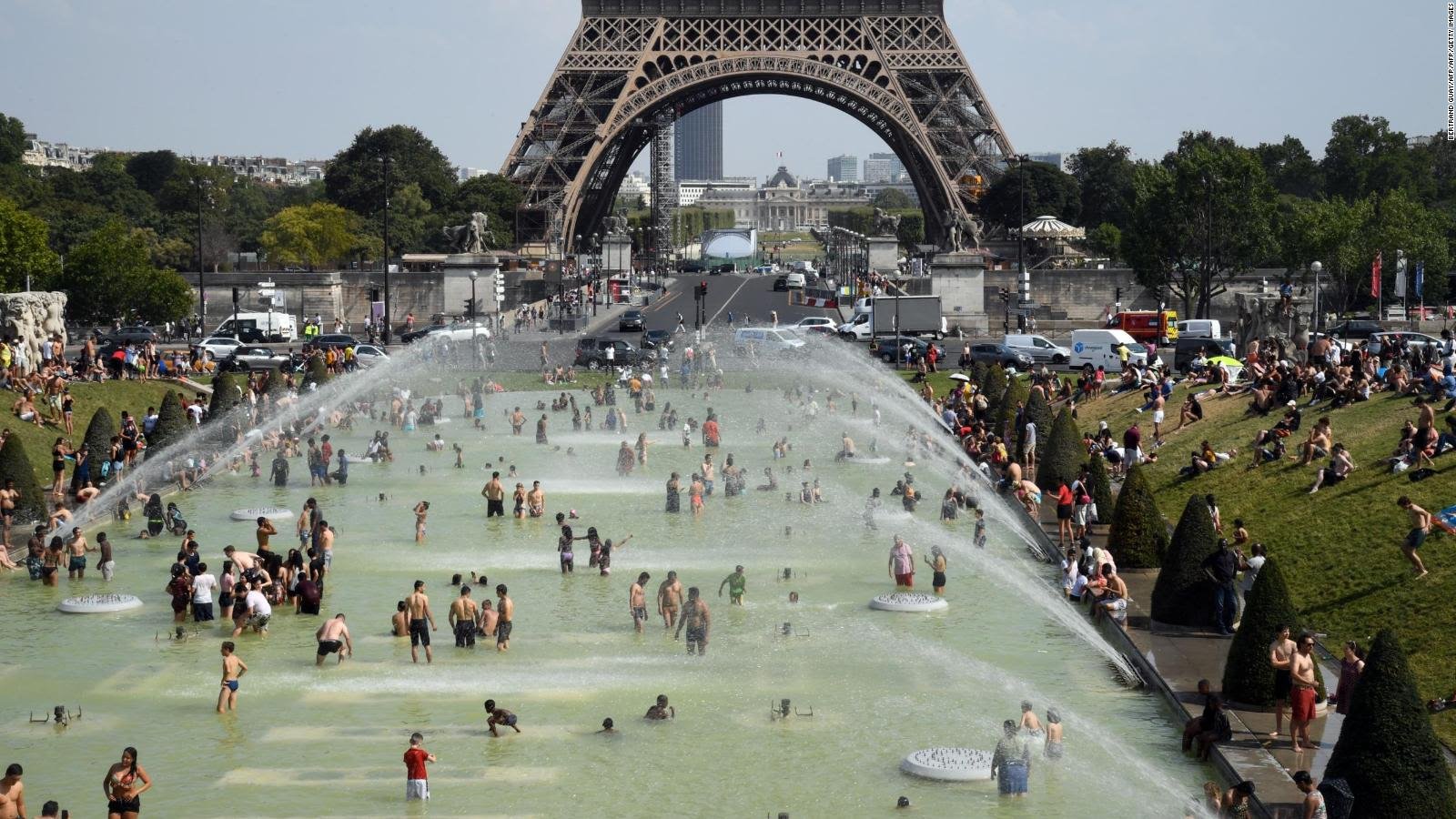 Francia en alerta roja por ola de calor: París alcanza temperaturas extremas