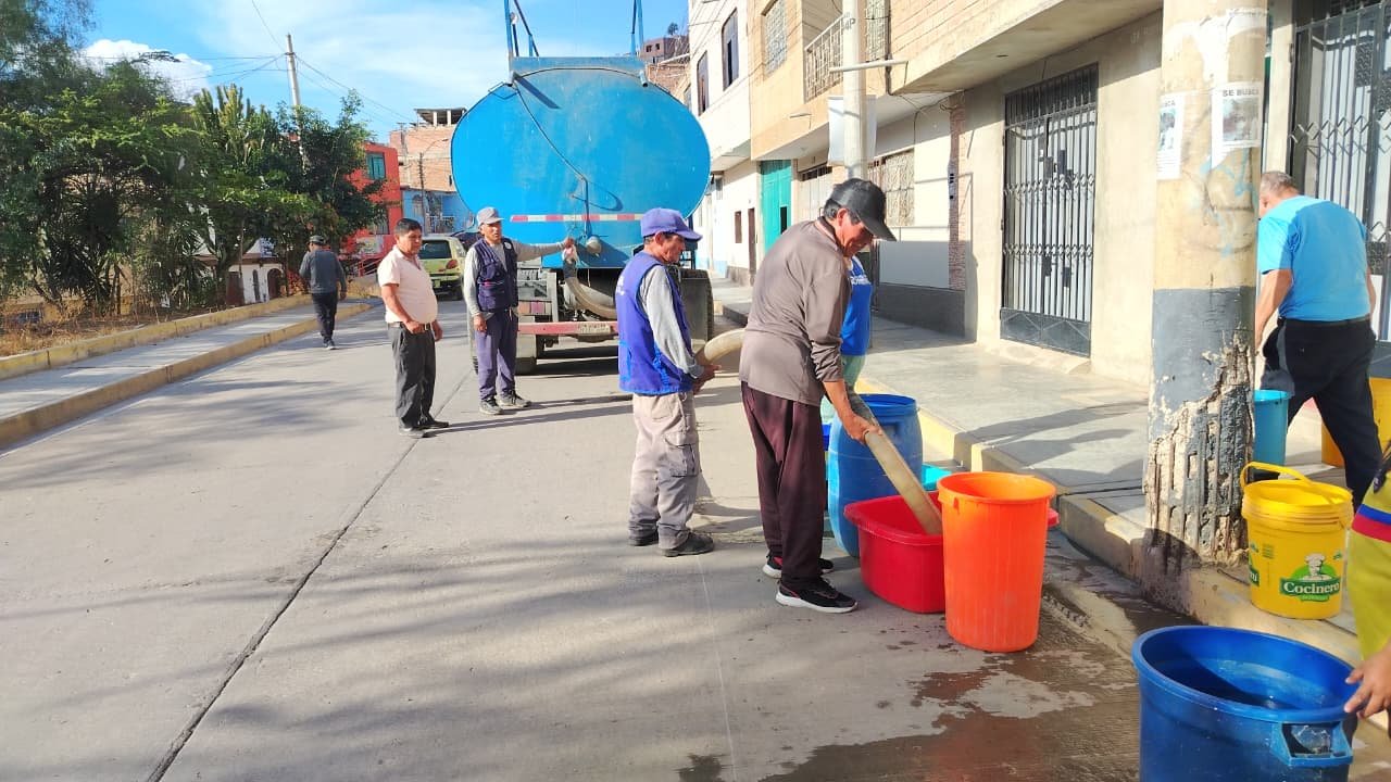 Rotura de tubería aérea dejó sin servicio de agua potable en San Luis, Amarilis
