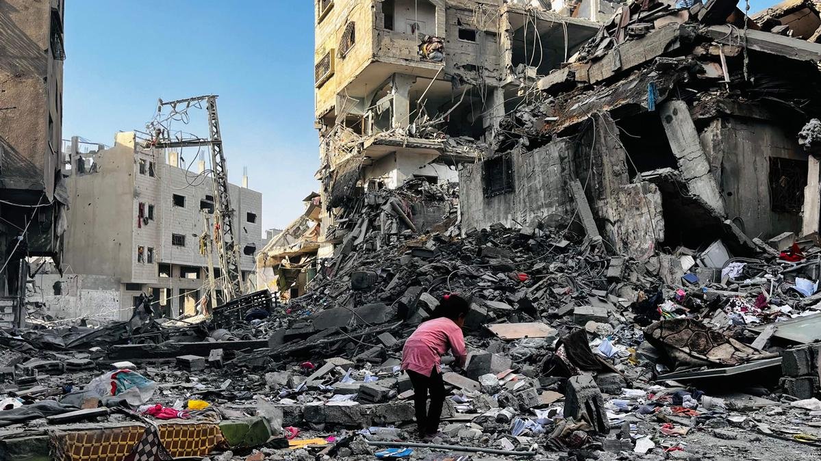 Crisis global: más de 44.000 muertos en Gaza mientras Israel redirige su atención hacia Irán; combates se intensifican en Ucrania