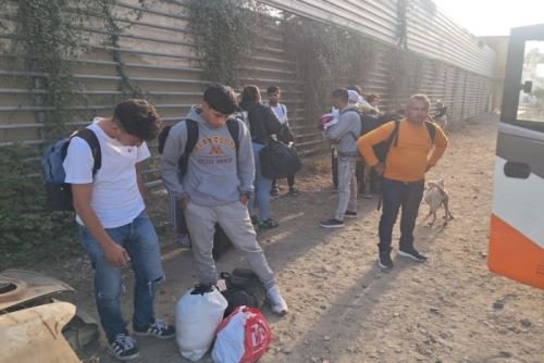 Intervienen bus interprovincial con 30 extranjeros que ingresaban ilegalmente a Perú
