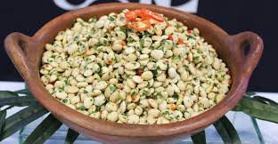 Buscan Récord Guinness con la ensalada de tarwi más grande del mundo