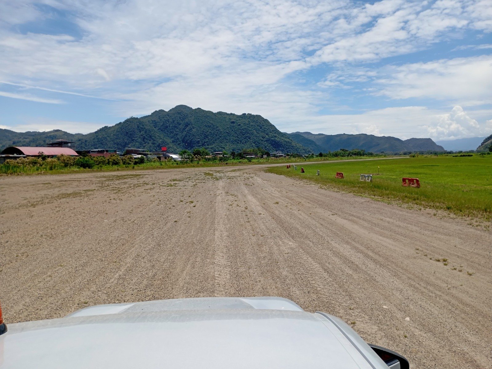 Rehabilitan pista de aterrizaje del aeropuerto de Tingo María