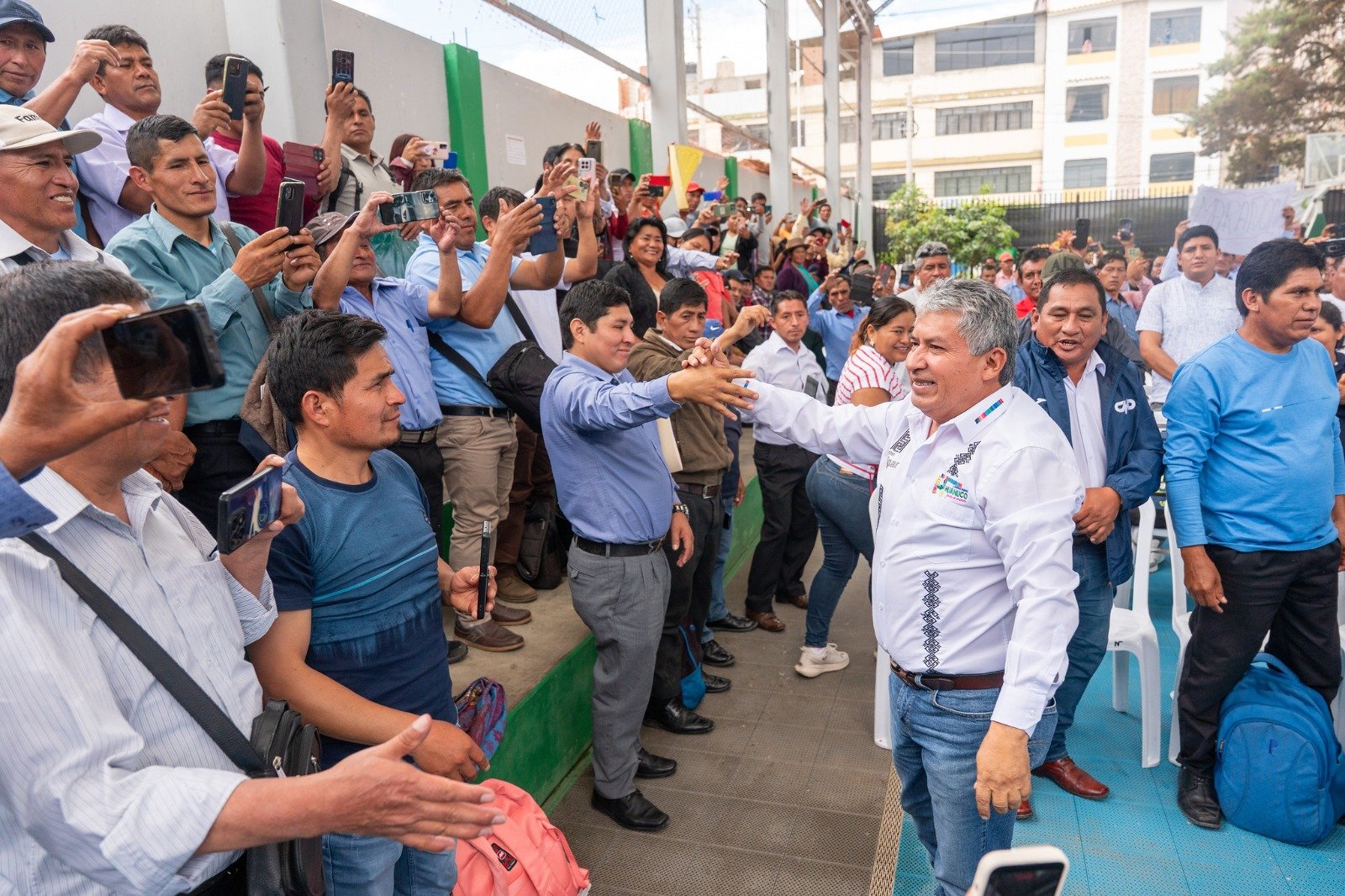 Gobernador de Huánuco anuncia entrega de vehículos para limpieza pública en centros poblados
