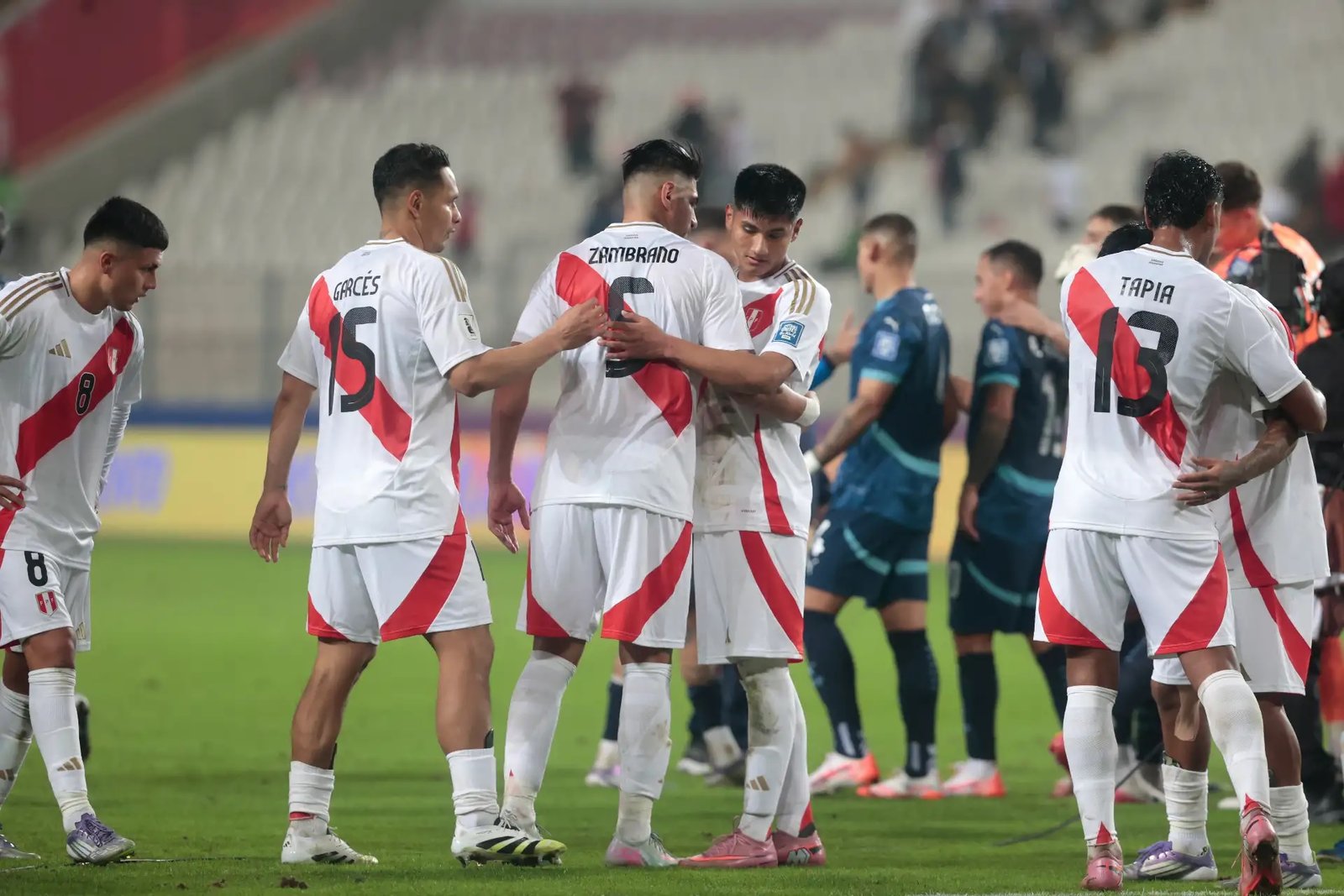 La Blanquirroja se despidió ante un histórico triunfo de Paraguay en Lima